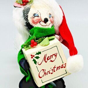 Annalee Santa Skunk Merry Christmas Present 1992 Made in‎ USA 7 inch